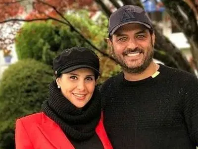 فیلم /رونمایی از  کافه نان زن زیبای سام درخشانی /  ویدیوی بازیگر آوای باران برای کافه‌بِیکری عسل خانم که دکور بیرونیش درست شبیه کافه‌های قدیمی اروپائیه ...