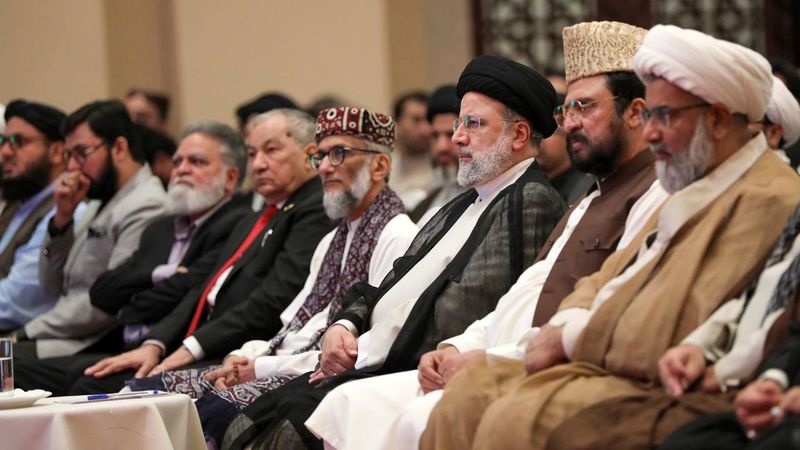 آیت الله رئیسی در دیدار جمعی از نخبگان علمی، فرهنگی، مذهبی و اقتصادی پاکستان