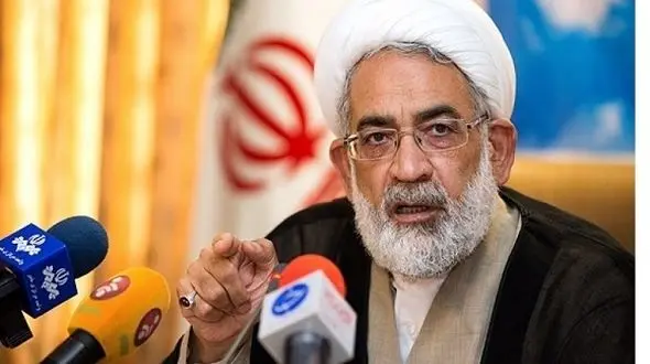 اعتراض شدید دادستان کل کشور به حضور زنان در استادیوم آزادی / گلایه داریم