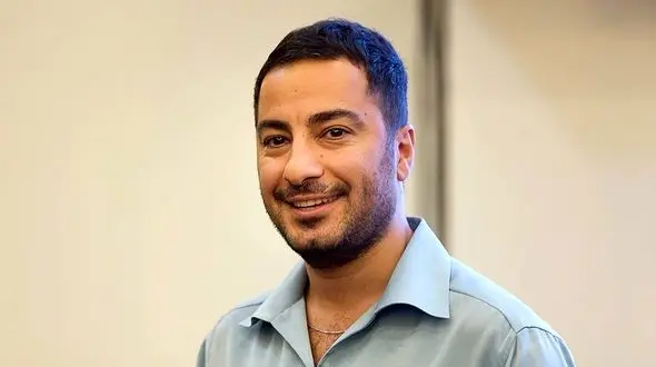 رفتار تحقیر آمیز نوید محمد زاده / زن شدن برای پول ! + فیلم