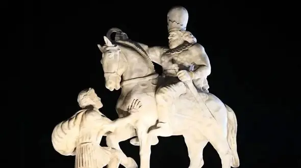 مجسمه شاپور ساسانی و والرین گم شده یا نابود شده؟ حقایق جدید فاش شد