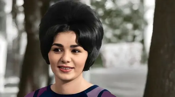 فیلم /  برگزاری مراسم تولد مجلل فرح پهلوی در استادیوم امجدیه تهران در اواخر دهه 40