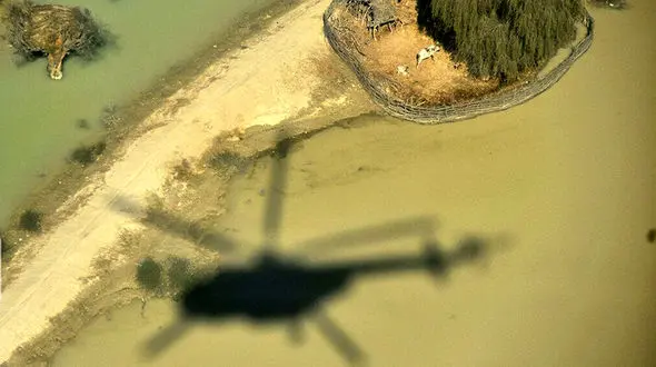 بازدید هوایی رئیس جمهور از مناطق سیل‌زده+فیلم