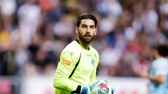 دروازه‌‎بان بوسنیایی همه پولش را از استقلال می خواهد!