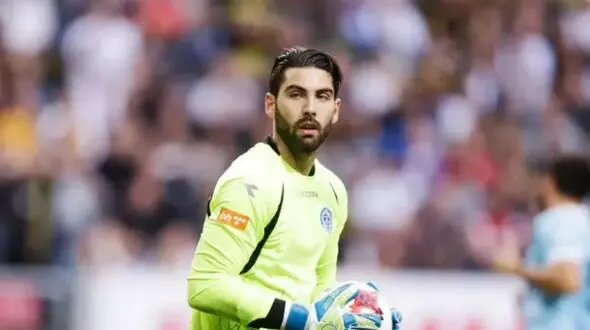 دروازه‌‎بان بوسنیایی همه پولش را از استقلال می خواهد!