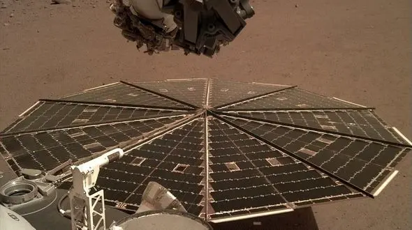 نخستین سلفی  ثبت شده در مریخ+عکس