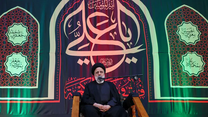 آیت الله سید ابراهیم رئیسی بامداد دوشنبه، در مراسم احیای شب بیست و یکم ماه مبارک رمضان و در شب شهادت مولای متقیان حضرت امیرالمومنین علی (ع)، در اجتماع زائران حرم مطهر امام خمینی (ره)