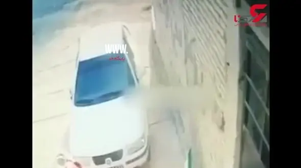 صحنه‌ای عجیب از دختر با غیرت شهر محروم لالی + فیلم 