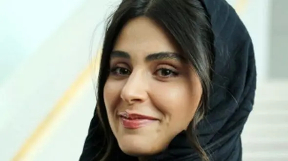 عکس | هنری ترین و منحصربه‌فردترین ژست لاله مرزبان همون آبان معروف این روزها