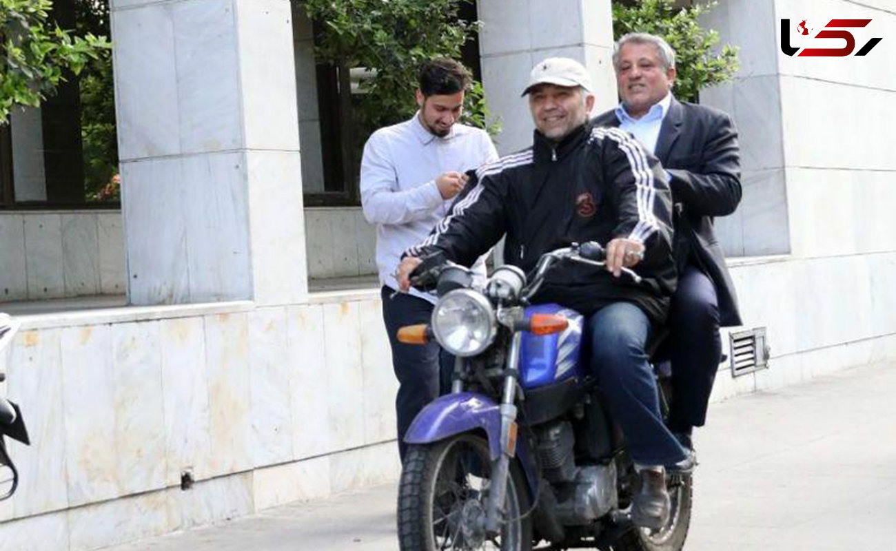 موتورسواری هاشمی رفسنجانی برای فرار از ترافیک تهران! +عکس