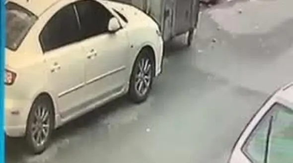 فیلم سرقت مزدا 3 در سه ثانیه
