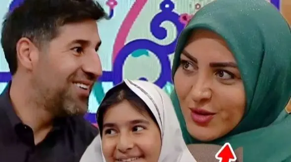 فیلم / گیج شدن المیرا شریفی‌مقدم از اسم دخترای هاشم بیک زاده وسط برنامه زنده ! / این اسمارو کی انتخاب کرده ؟! ...