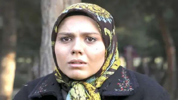 تغییرات خیره کننده آزاده زارعی بازیگر آوای باران در این عکس ها  +  بیوگرافی