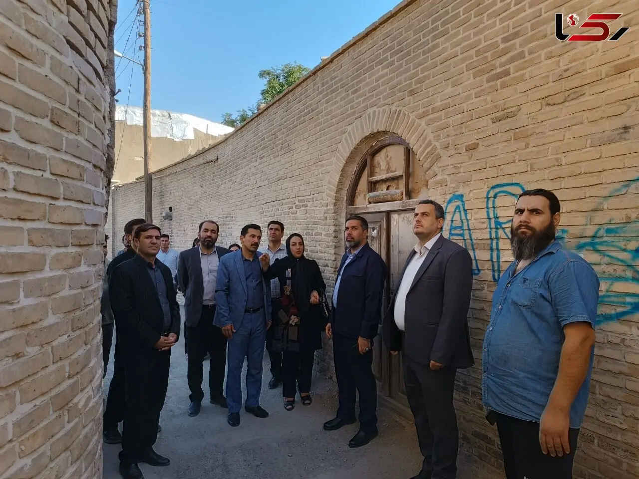بازدید فرماندار از بافت تاریخی شهر کرمانشاه/ آمویی: میراث فرهنگی تکلیف مردم را مشخص کند+ عکس و فیلم 