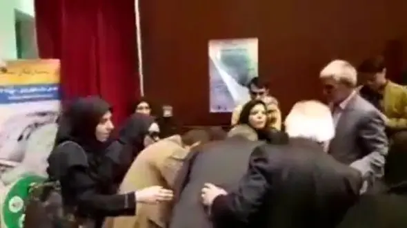 فیلم لحظه درگیری شدید نماینده زن نیشابور در مجلس با معاون استاندار خراسان رضوی + عکس