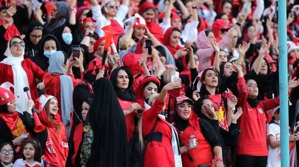 چرا ملوان - پرسپولیس بدون تماشاگر شد؟
