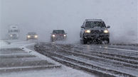 ترافیک سنگین در جاده چالوس و بارش شدید برف
