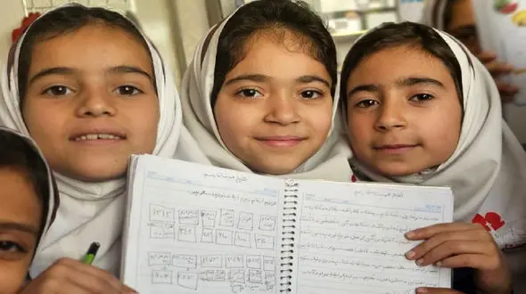 تکالیف مدرسه؛ فرصتی برای یادگیری یا میدان دخالت والدین؟  + فیلم