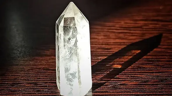 خواص جادویی سنگ کریستال کوارتز برای شما