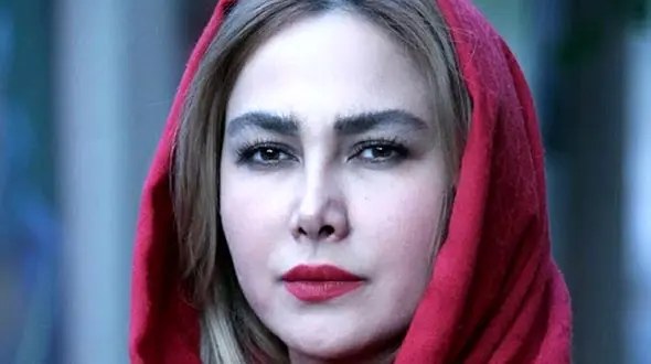 رفتار ریسکی آناهیتا نعمتی در یک قدمی مار افعی! / خانم بازیگر دل به آتش زد !