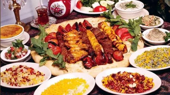 لیست غذا برای مهمانی خانواده شوهر؛ بهترین غذاهای مادرشوهر پسند