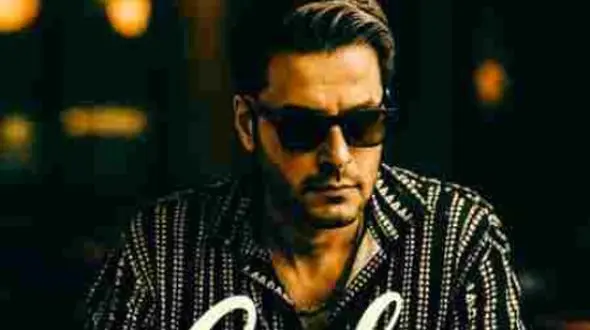 دانلود آهنگ باشکوه مهدی احمدوند به نام کافه / یعنی من تو زندگیش بودم اضافه..