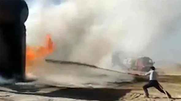 آتش سوزی تانکر گازوئیل در مهریز  + فیلم 