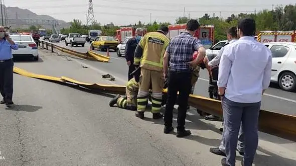 9 عکس از پژو چپ شده در اتوبان امام علی / صبح امروز رخ داد