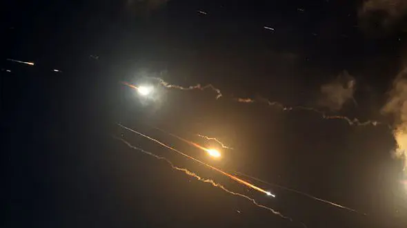 فیلم حمله موشکی ایران  به پایگاه آمریکایی در عراق