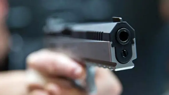 قتل صاحب کارخانه قند و شکر به دست کارگر اخراجی / قاتل مسلح بود + عکس