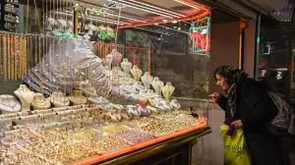 توصیه رئیس اتحادیه طلا به خریداران/ مردم منتظر کاهش بیشتر قیمت‌ها هستند