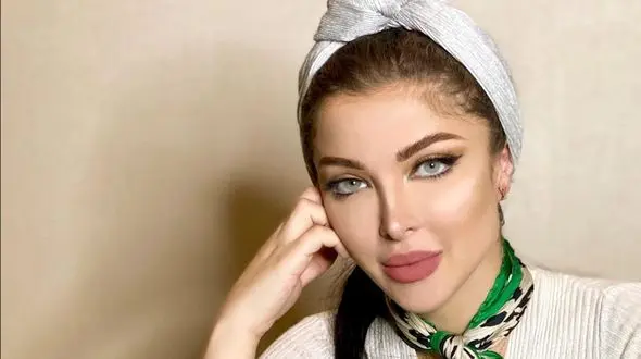 لباس زننده  آرام جوینده که ناچار به سانسورش شد ! / ببینید چی بود که خجالت کشید ! 