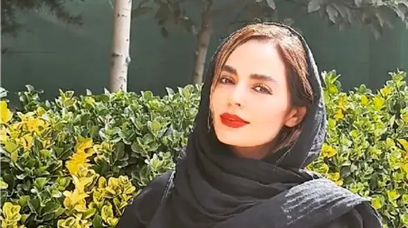 5 تصویر از استایل تابستونی سپیده خداوردی با رنگ های شاد در سفر کیش