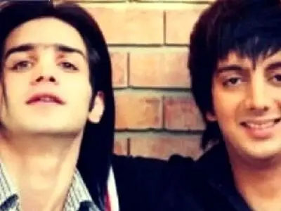 آواز نوستالژی؛ تمرین خوانندگی فرزاد فرزین با یگانه که باید بگم شکر خدا اون دوران گذشت