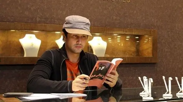 این صحبتهای شاهرخ استخری رو نه به عنوان یک سلبریتی که به عنوان یک طلافروش بشنوید؛ الان سرمایه گذاری در طلا خوبه؟+ویدیو