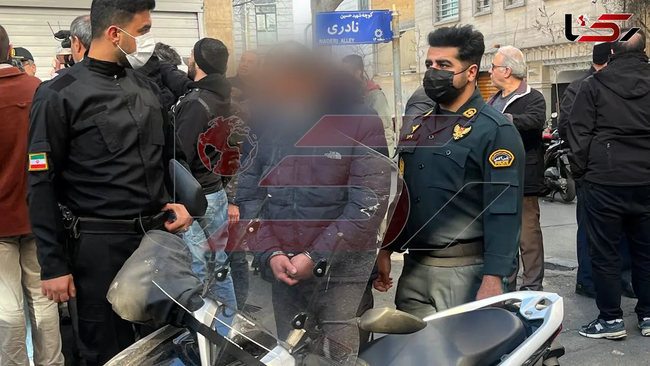 فاطمه، خفتگیر خیابان پیروزی را بخشید / هنگام بازسازی صحنه خفت گیری متهم از زن میانسال رخ داد + فیلم