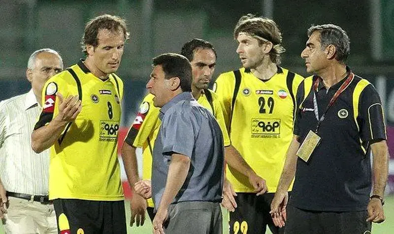 بازگشت کاپیتان جنجالی پرسپولیس از اصفهان با یک تماس مشکوک / به من گفتند لطفا نیا!