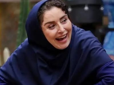 قاب مادر دختری ژاله صامتی و دخترش در پشت صحنه یک تئاتر / خنده و خوش رویی مادر و دختر مثل همه!