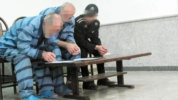 بلایی که پسر ناخلف بر سر مادر در برابر چشمان پدر آورد+عکس