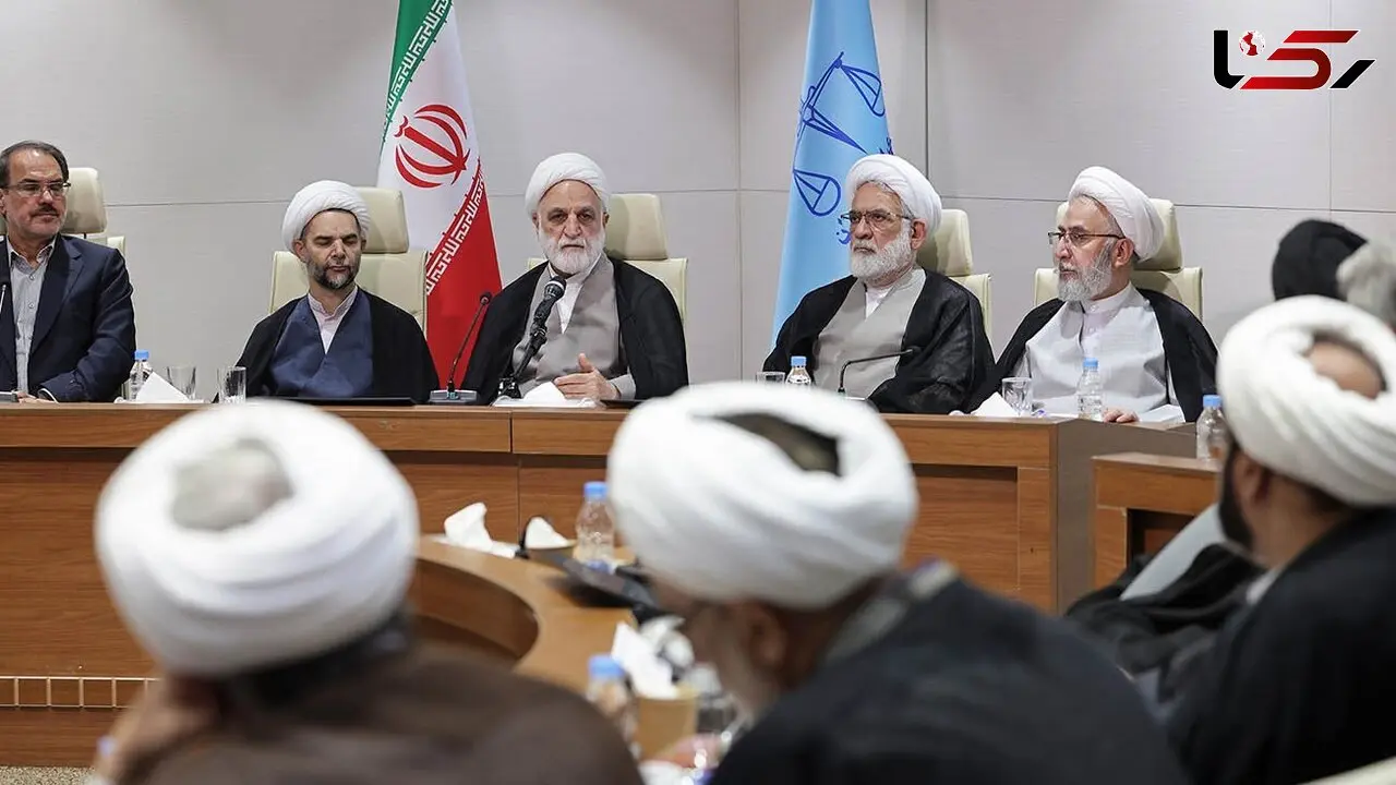 محسنی‌اژه‌ای: گوشت در سردخانه فاسد می‌شود و مردم از گرانی گوشت رنج می‌برند/ ۶۰۰ تن برنج ماه‌ها در بندر مانده است/اجازه نمی‌دهیم پرونده تراستی‌ها مشمول مرور زمان شود/ بدهکاران به بیت‌المال باید بدهی خود را تسویه کنند
