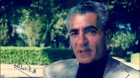 سفر به ایام قدیم سال 1329؛ پرتره معشوقه محمدرضا پهلوی روی میز دفتر کارش