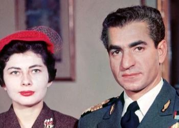 فیلم و عکس / نگاهی به جواهرات خیره کننده  ثریا، زن دوم محمدرضا پهلوی/ همه جواهرات ملکه منحصربفرد بویژه  کفش سیندرلایی اش با نخ نقره و ....