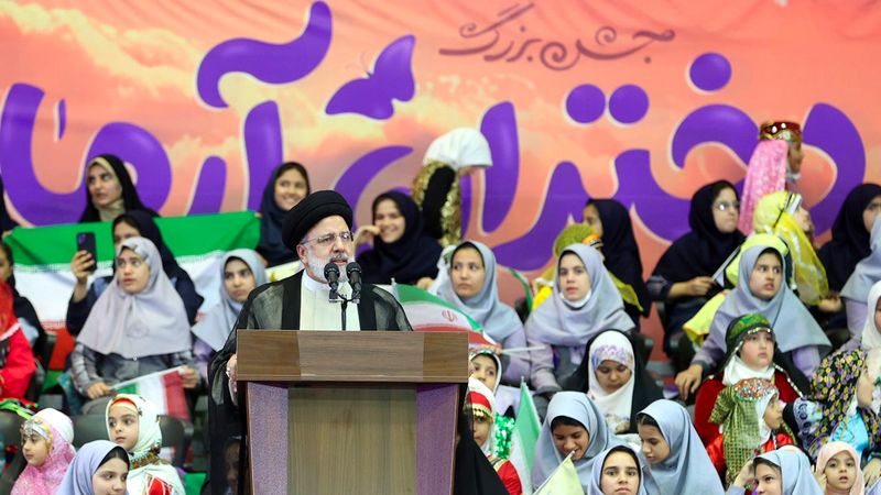 آیت الله سید ابراهیم رئیسی صبح امروز چهارشنبه در آیین گرامیداشت روز دختر و « جشن دختران آرمانی » که در مجموعه 12 هزار نفری آزادی برگزار شد