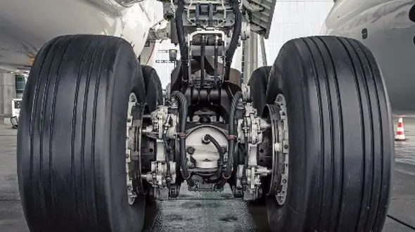 حقایقی جذاب درباره لاستیک‌ های هواپیما که احتمالا نمی‌ دانید