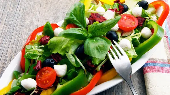 با این مواد غذایی زیبایی و سلامت موهایتان را تضمین کنید