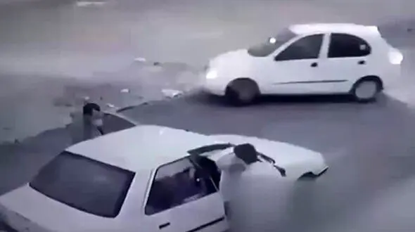 لحظه زورگیری  هفت تیرکش ها از مرد اهوازی جلوی بچه وحشت زده اش + فیلم باورنکردنی