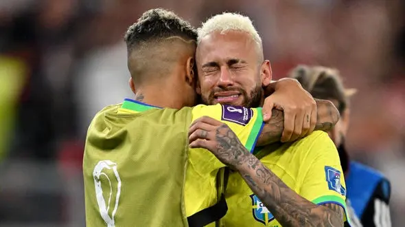 غمگین ترین روز زندگی ورزشی نیمار / اشک های این بازیکن بند نمی آمد + ویدیو احساسی