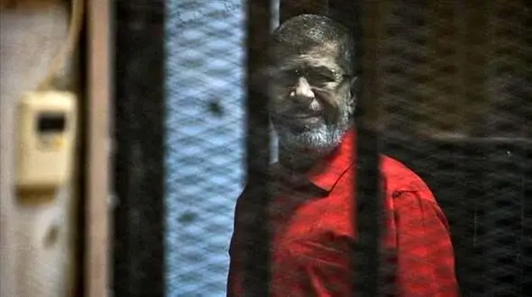 حکم زندان 15 ساله برای محمد مرسی لغو شد / حبس ابد در انتظار رییس جمهور سابق مصر