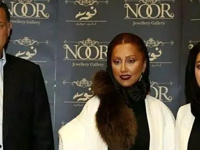 «نیکی کریمی» در کنار «علی دایی» روی نیمکت تیم راه‌آهن؛ سال 91