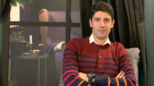 دانشجویان ایرانی 20 روز دیگر باید در قرنطینه بمانند / گفتگوی رکنا با سید دانیال میرمیران در ووهان + فیلم